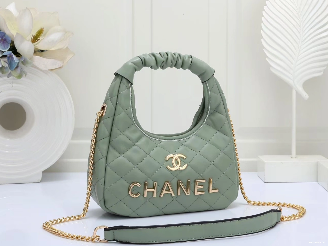 4051 Vibrant Chanel Messenger Bags Women For 0509